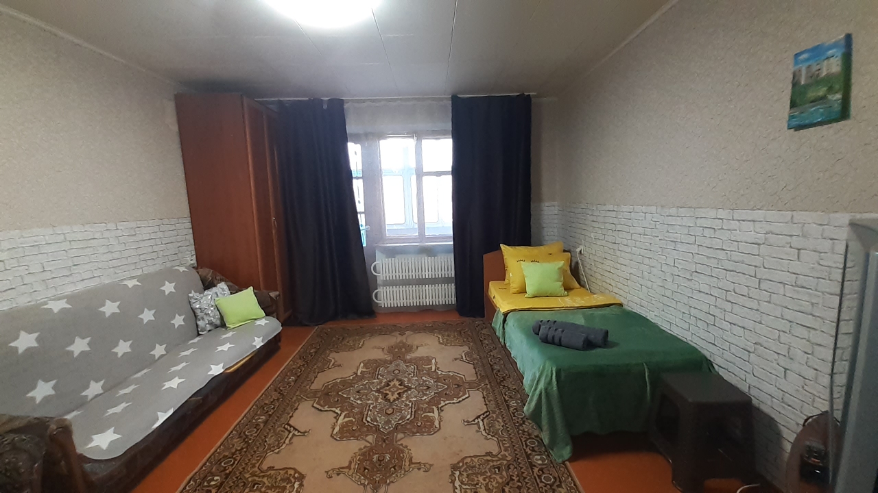 Трёхкомнатная квартира(въезд в город)
